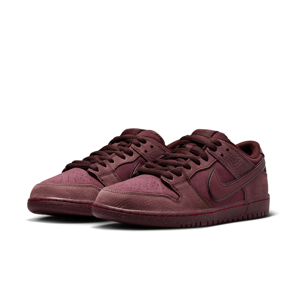 Nike SB Dunk Low Premium Burgundy Crush / Dark Team Red - Earth