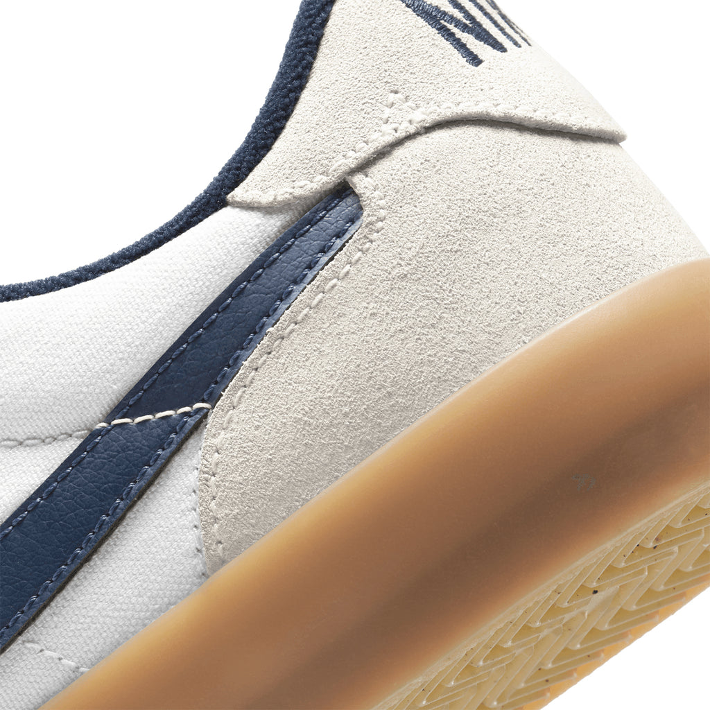Nike SB Heritage Vulc Shoes - Summit White / Navy - White - Gum Light Brown