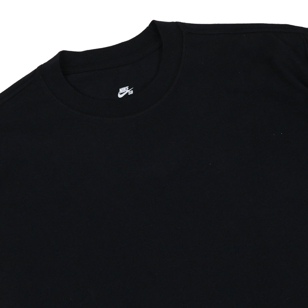 Nike SB Essentials T Shirt - Black - neck