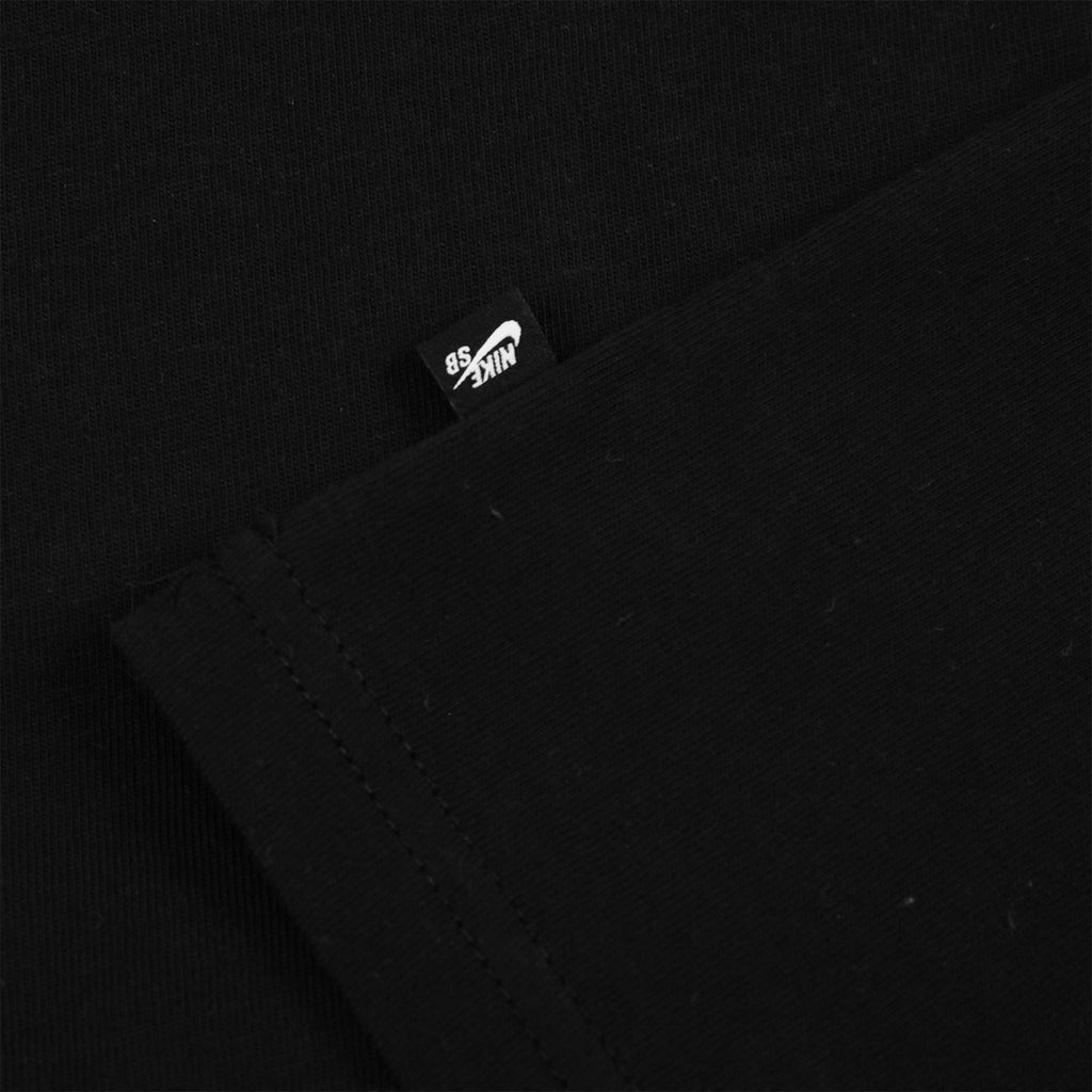 Nike SB Salute T Shirt - Black - label