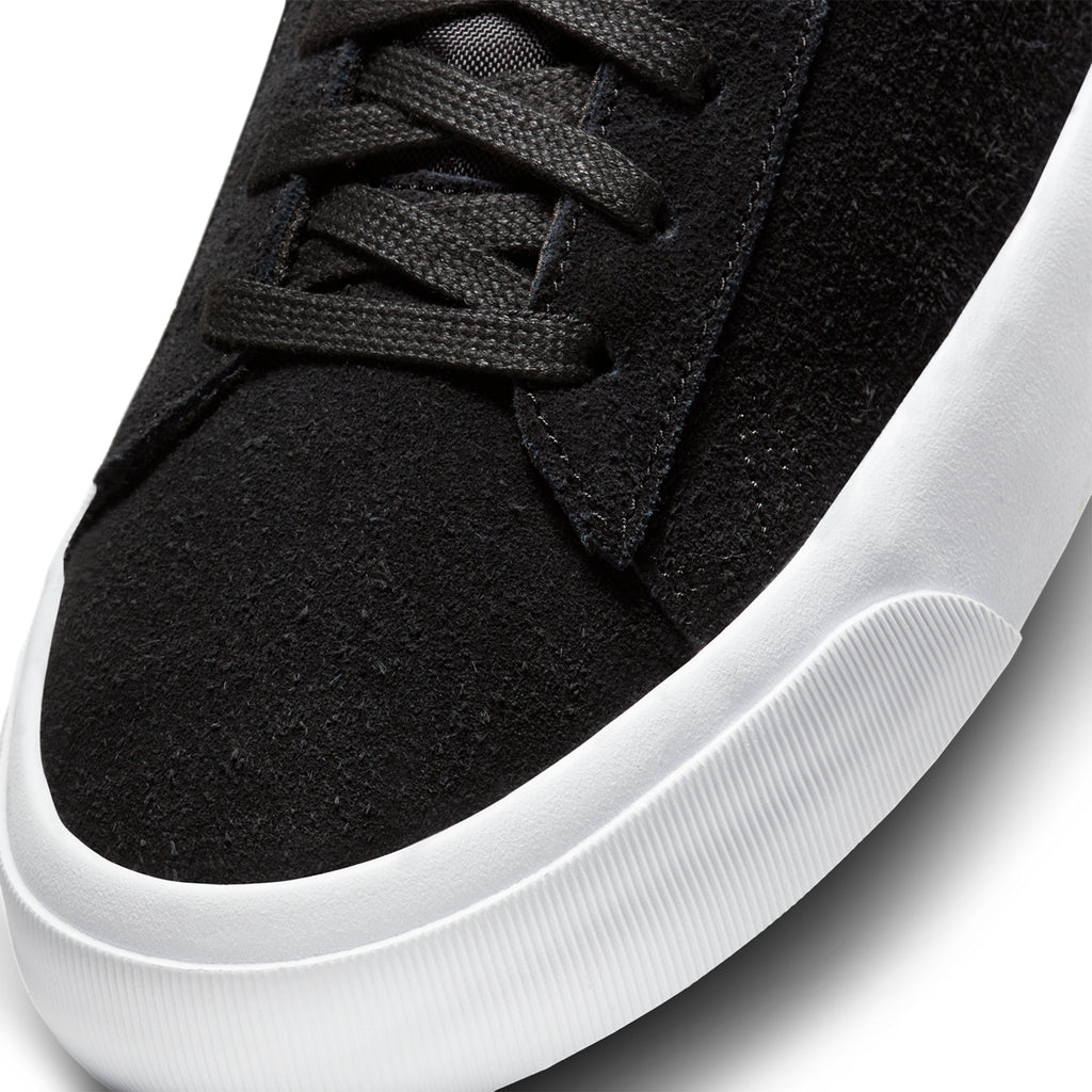 Nike SB Zoom Blazer Low Pro GT Shoes in Black / White - Toe