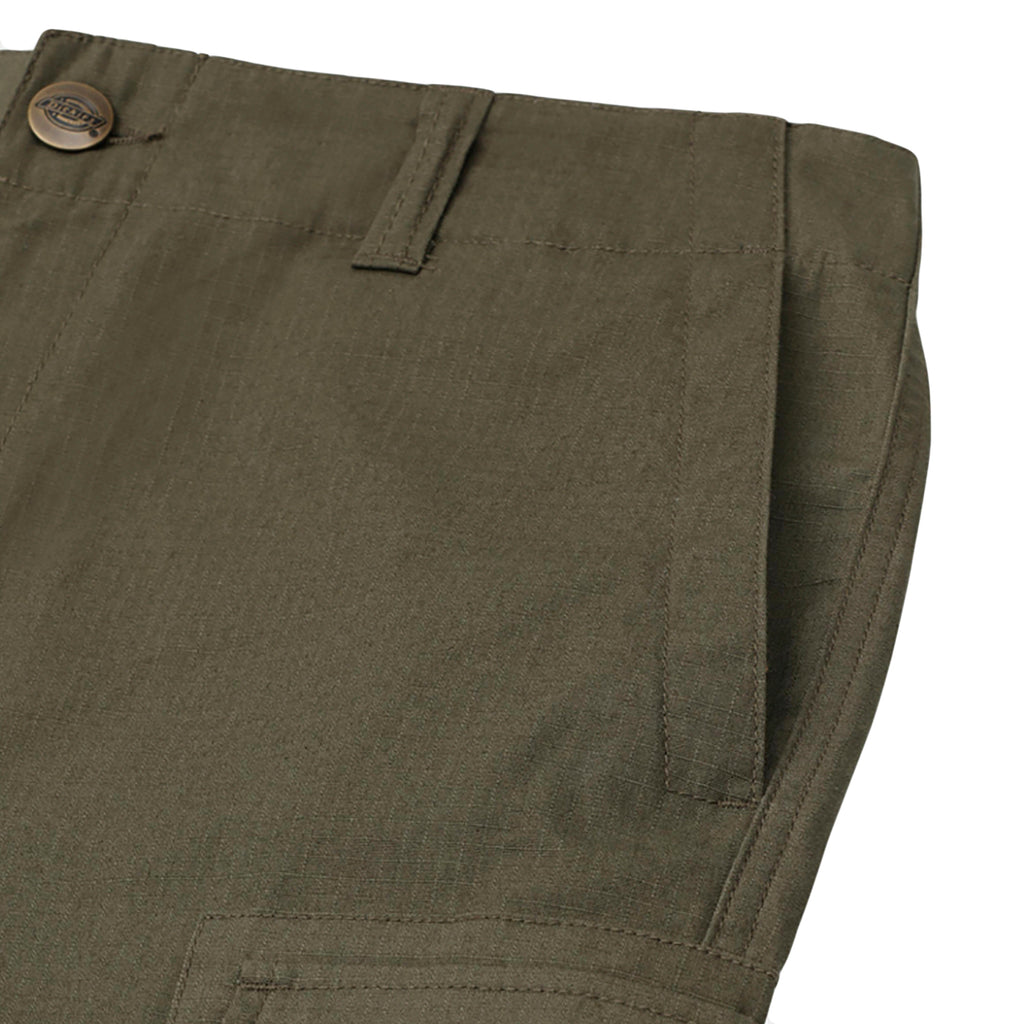 Dickies Millerville Shorts in Military Green - Pockets