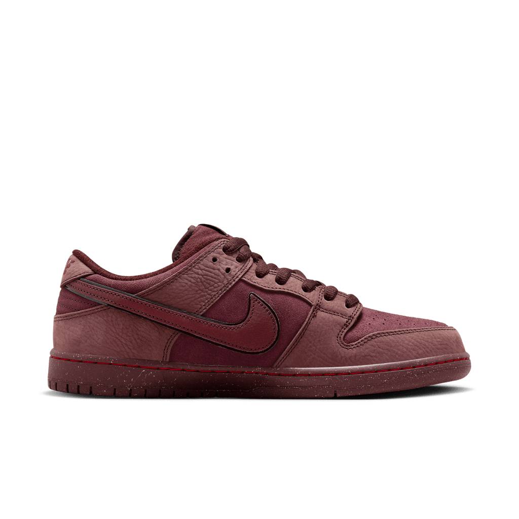 Nike SB Dunk Low Premium Burgundy Crush / Dark Team Red - Earth