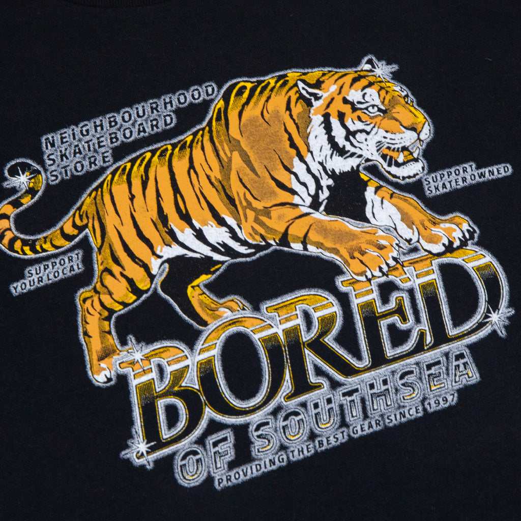 Airbrush Tiger T Shirt - Black - closeup