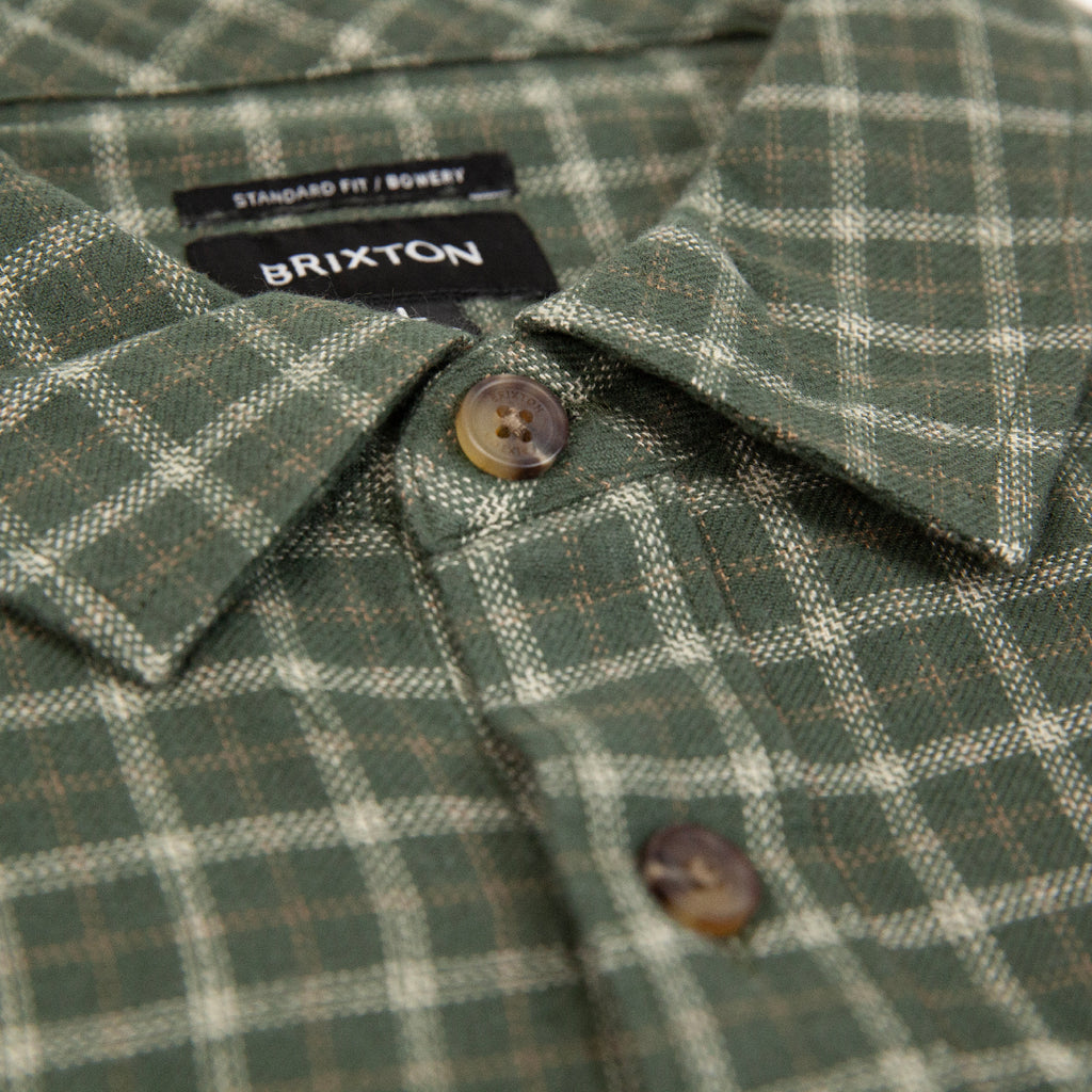 Brixton Bowery L/S  Light Weight Ultra Soft Flannel Shirt - Ivy Green / Whitecap - collar