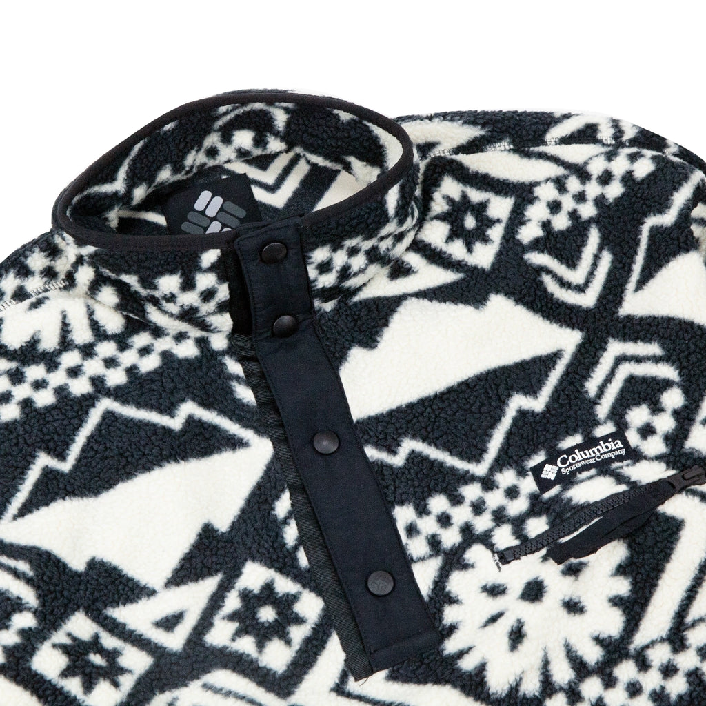 Black and white patterned Helvetia Fleece II with Columbia logo on a white background