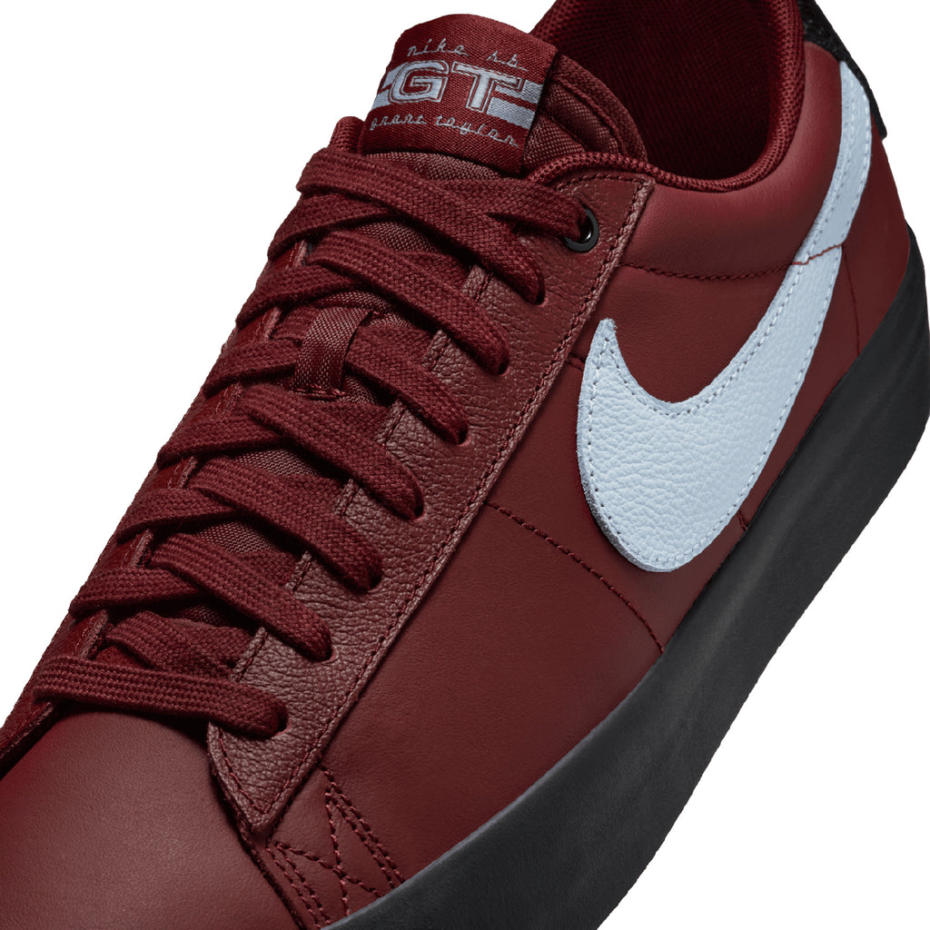 Nike SB Zoom Blazer Low Pro GT Shoes - Dark Team Red / Dark Team Red - Black - Light Armoury Blue - front