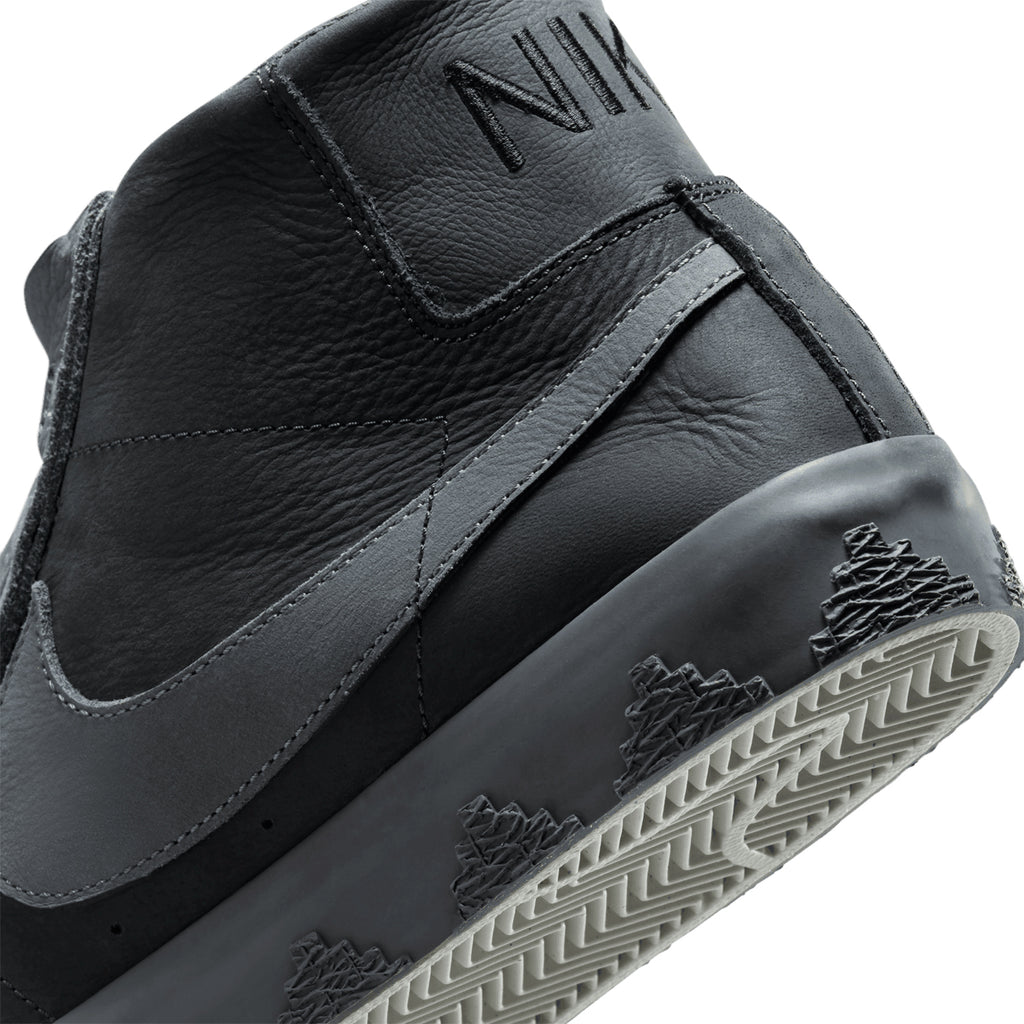 Nike SB Zoom Blazer Mid- Anthracite / Dark Smoke Grey - heel