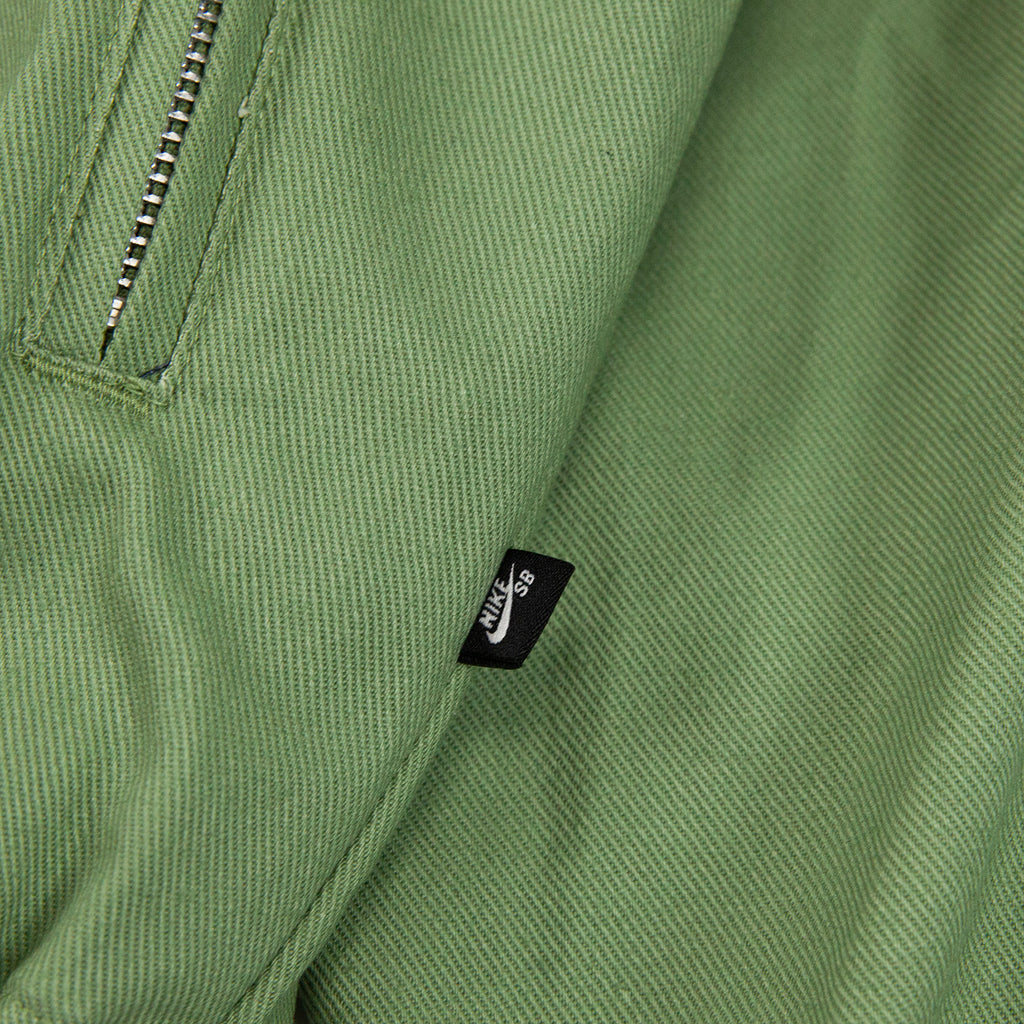 Nike SB Woven Twill Premium Jacket - Oil Green - label