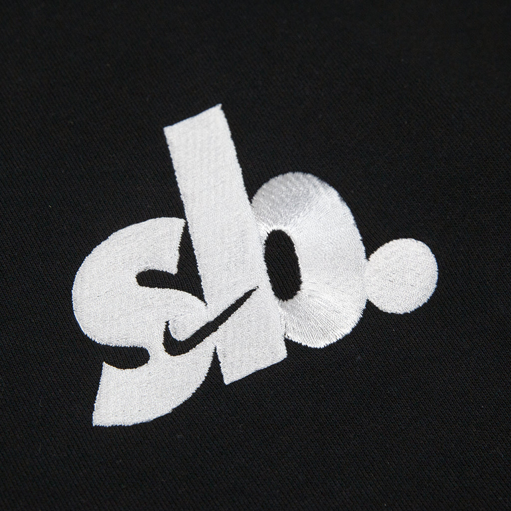 Nike SB Embroidered Logo Hoodie - Black - closeup