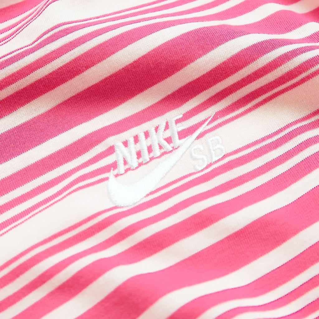 Nike SB Stripe T Shirt - Gauva Ice - logo