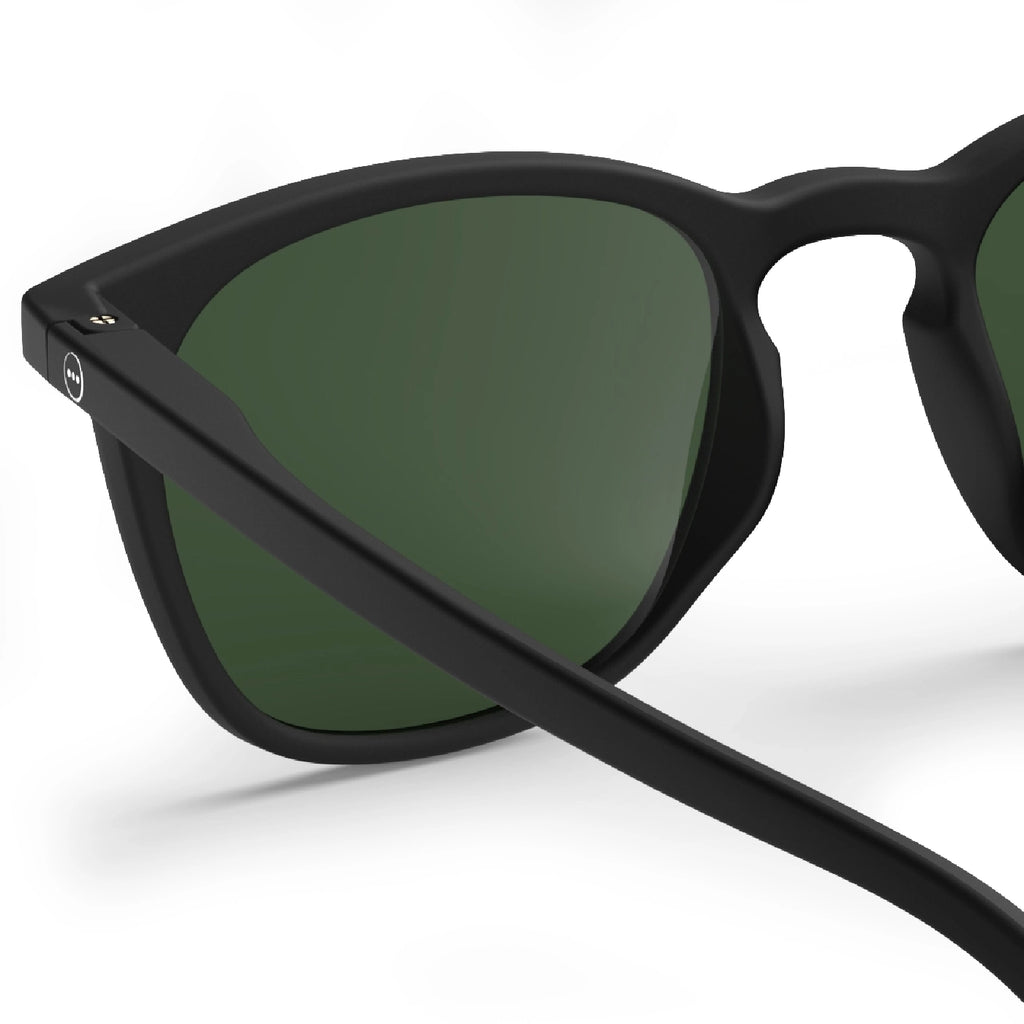 IZIPIZI #E Sunglasses - Black Polarized - closeup2