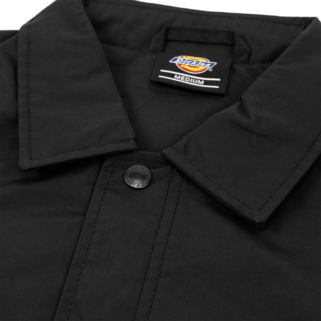 Dickies Oakport Coach Jacket in Black - Collar