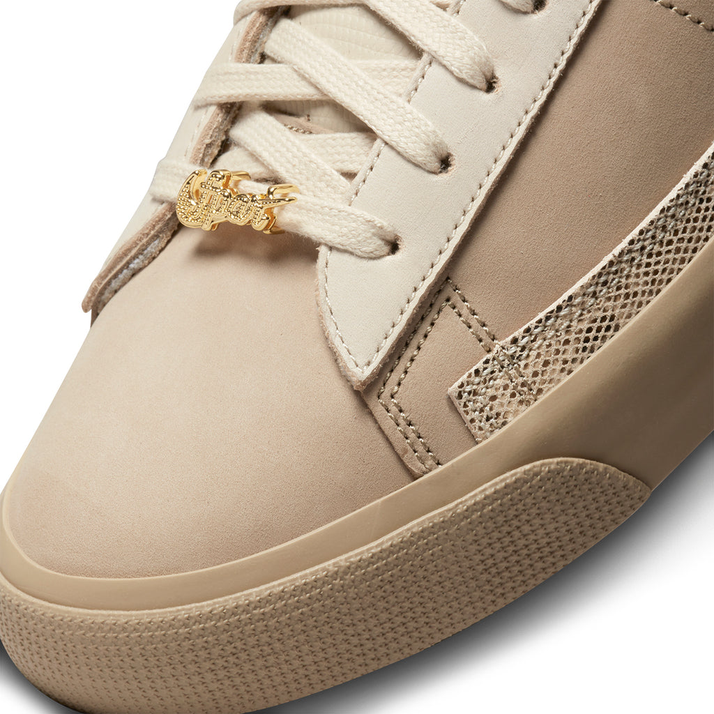 FPAR Nike SB Zoom Blazer Low Shoes - Khaki / Rattan - toe