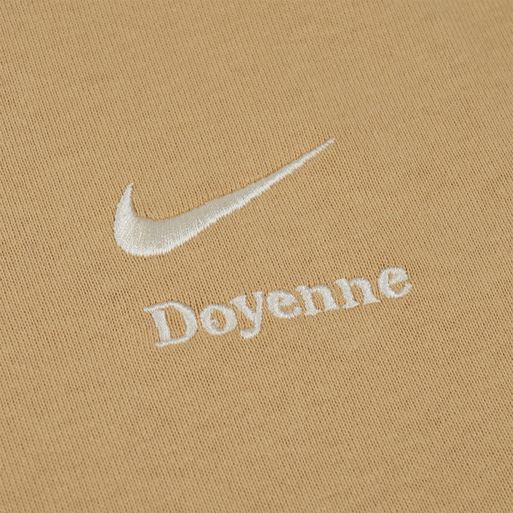 Nike SB x DOYENNE T Shirt - Sesame - closeup