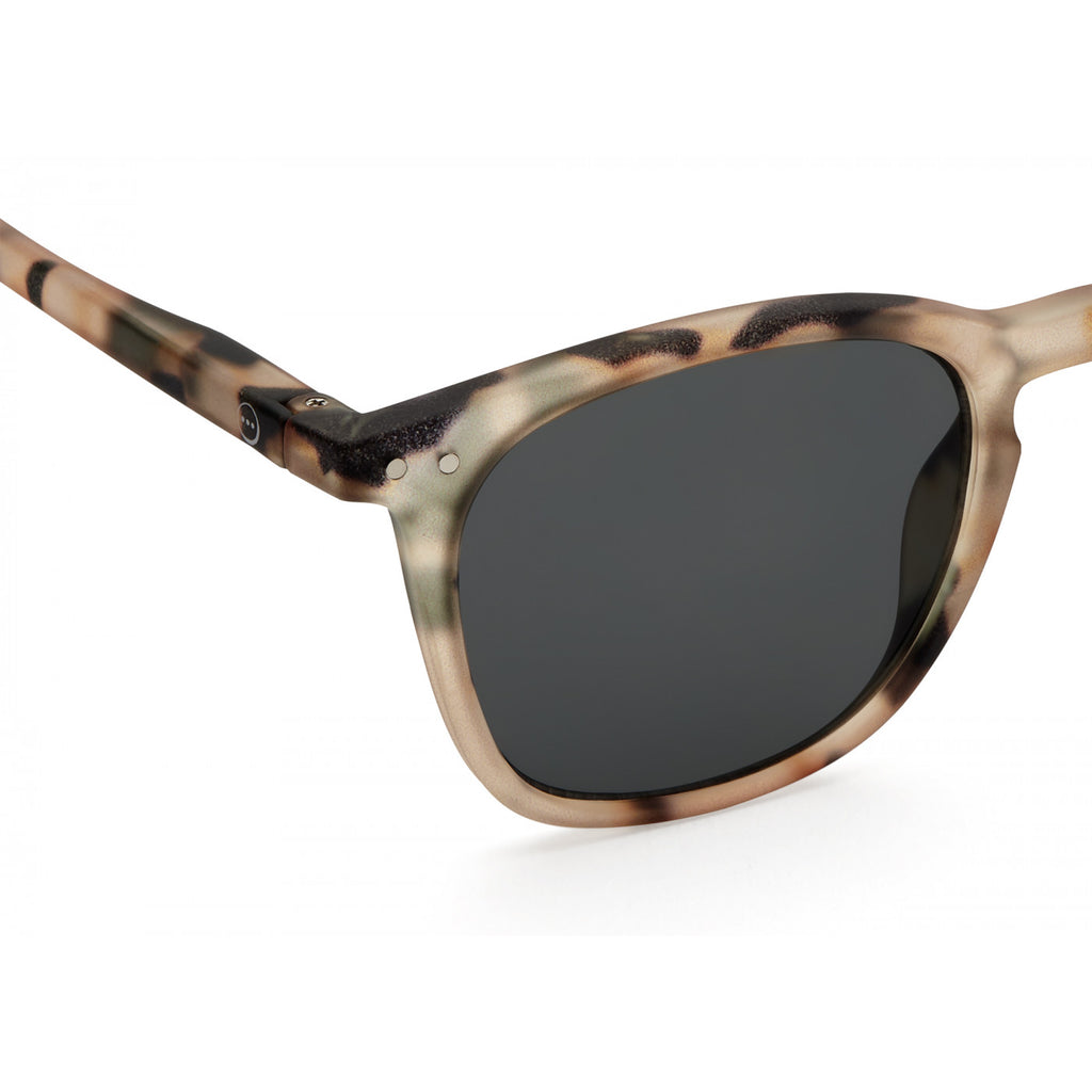 IZIPIZI #E Sunglasses - Light Tortoise - closeup