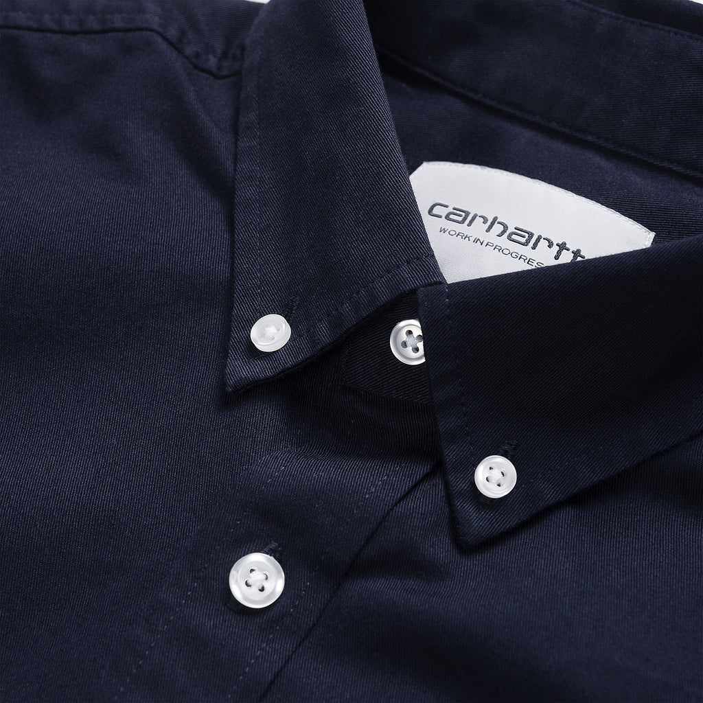 Carhartt WIP L/S Madison Shirt in Dark Navy / Wax - Collar